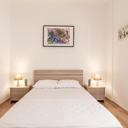 Modern Renovated Apt Next To The Beachfront Iraklion Buitenkant foto