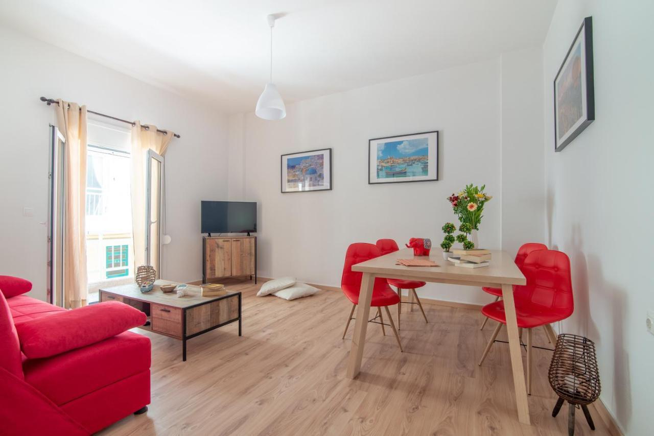 Modern Renovated Apt Next To The Beachfront Iraklion Buitenkant foto